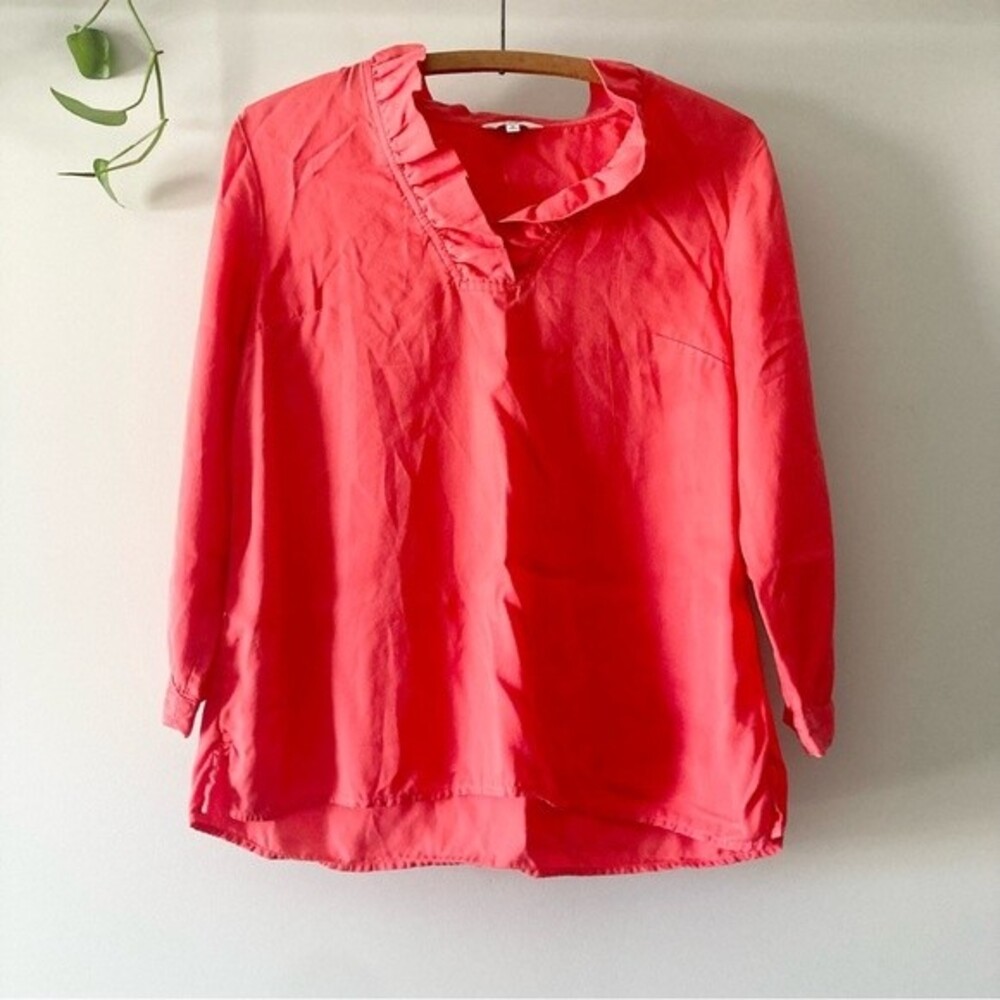 CROWN & IVY Ruffle‎ Neck 3/4 Sleeve Top Red M
